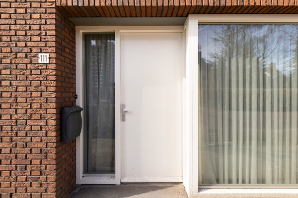 Foto - Te koop: Ruime dubbele benedenwoning met parkeerplaats!